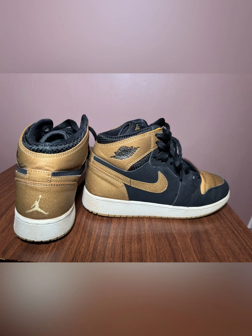 Air Jordan Melo Unisex Youth Mid Top Leather Basketball Sneakers Gold/Black 5.5